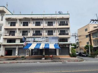 出售 3 卧室 商业空间 在 Ban Bueng, Chon Buri