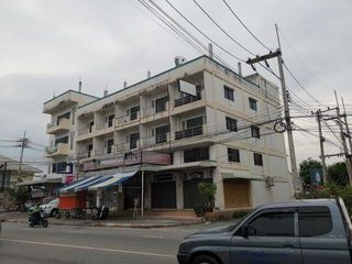 出售 3 卧室 商业空间 在 Ban Bueng, Chon Buri