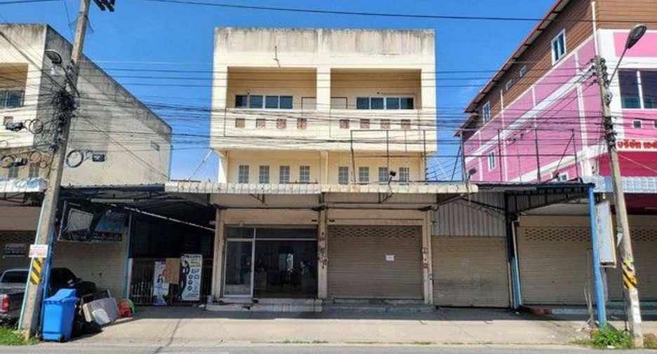 For sale 1 bed retail Space in Ban Bueng, Chonburi