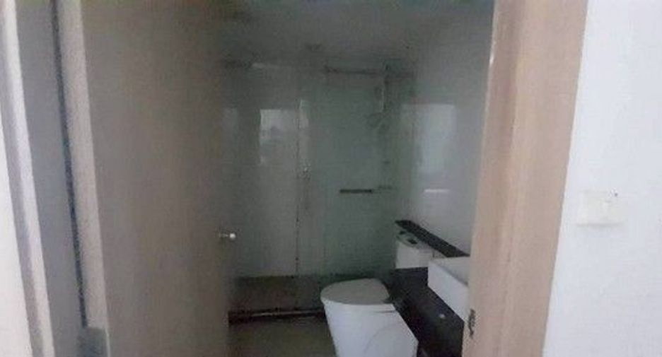 For sale 1 bed condo in Ban Bueng, Chonburi