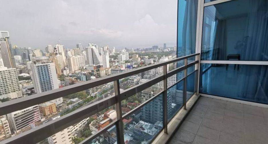 For rent 3 bedrooms condo in Pathum Wan, Bangkok