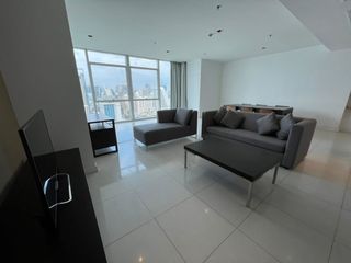 Condo en alquiler de 3 habitaciones en Pathum Wan, Bangkok
