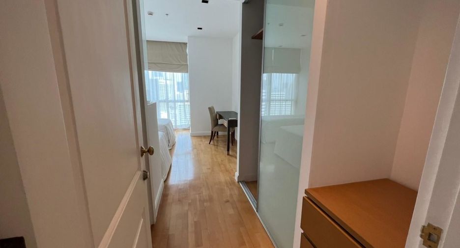 For rent 3 bedrooms condo in Pathum Wan, Bangkok