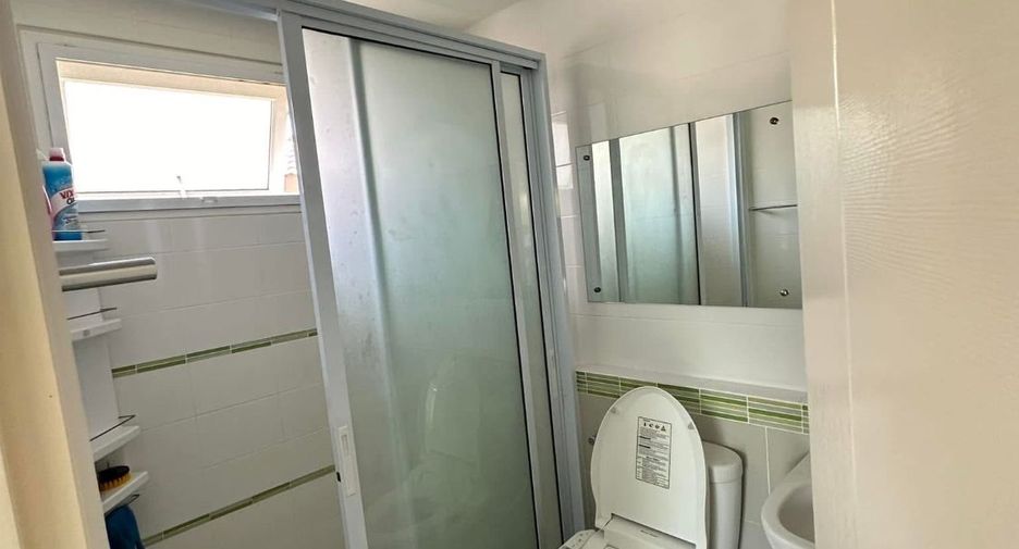 For rent 3 bedrooms house in San Kamphaeng, Chiang Mai