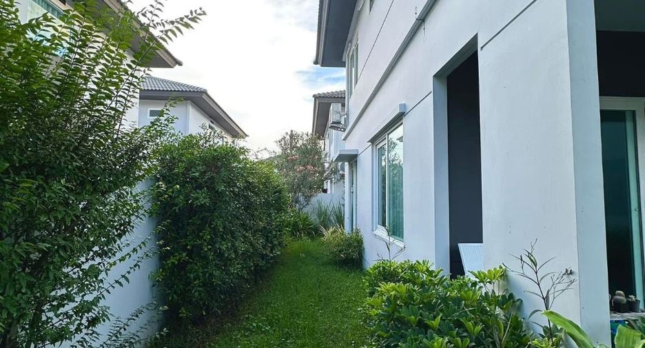 For rent 3 bedrooms house in San Kamphaeng, Chiang Mai