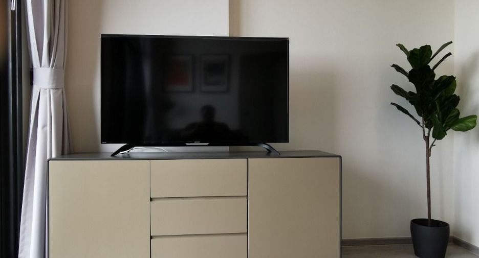 For rent and for sale 1 bed condo in Phra Khanong, Bangkok