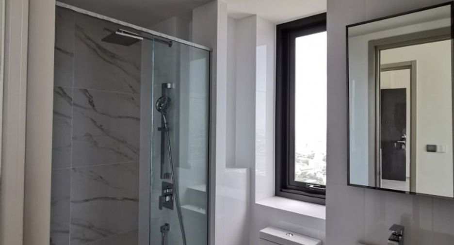 For rent and for sale 1 bed condo in Phra Khanong, Bangkok