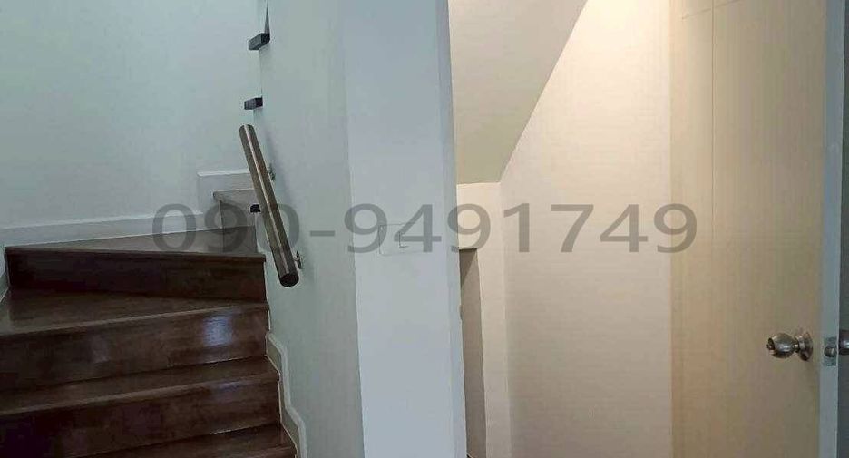 For rent 3 bedrooms townhouse in Min Buri, Bangkok