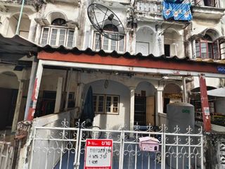 For sale 4 ベッドルーム townhouse in Saphan Sung, Bangkok
