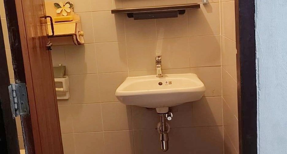 Продажа 4 спальни таунхаус в Сапхан Сунг, Бангкок