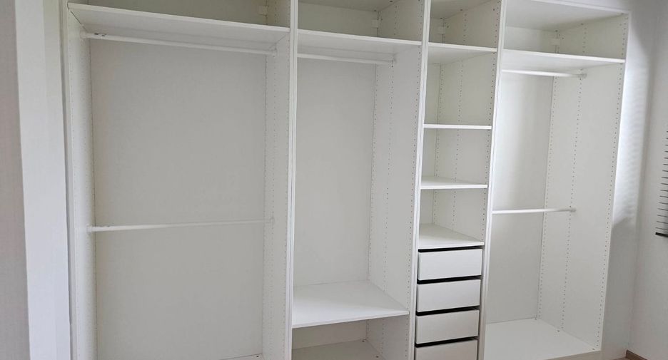 Reihenhaus zur Miete mit 3 Zimmer in Saphan Sung, Bangkok