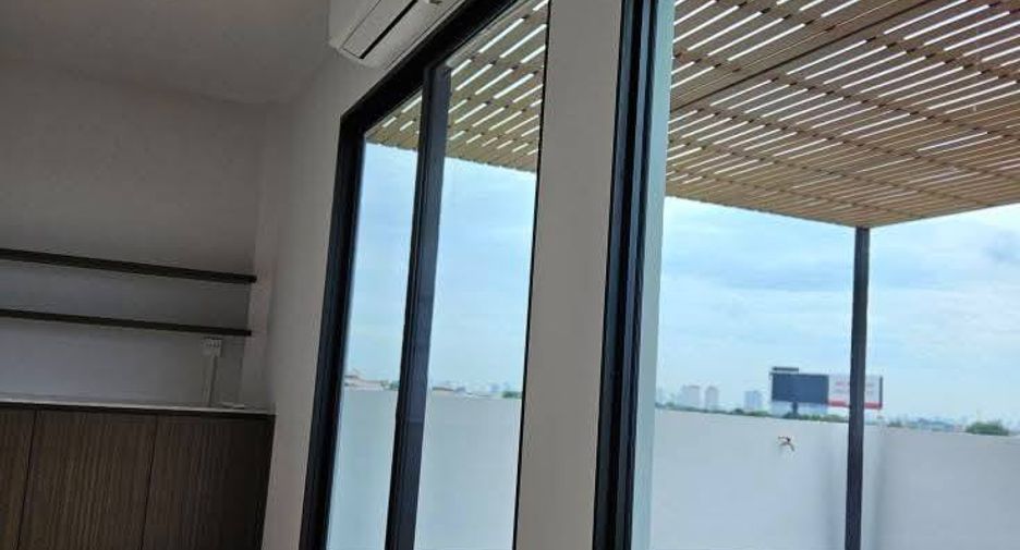 Reihenhaus zur Miete mit 3 Zimmer in Saphan Sung, Bangkok