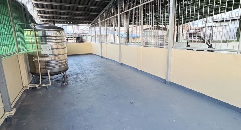 Local comercial en venta de 4 habitaciones en Thon Buri, Bangkok