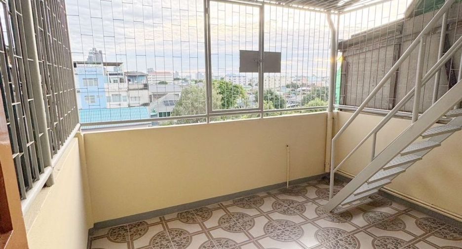 Local comercial en venta de 4 habitaciones en Thon Buri, Bangkok