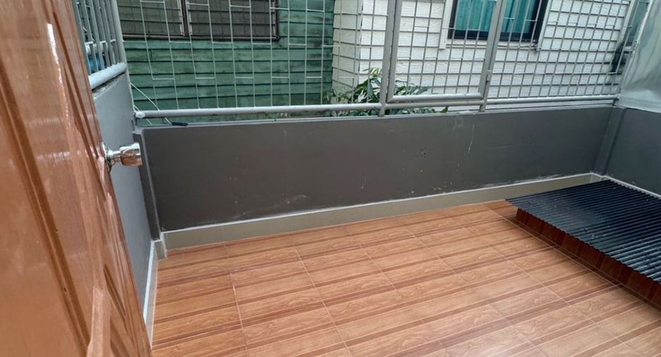 Local comercial en venta de 4 habitaciones en Thon Buri, Bangkok