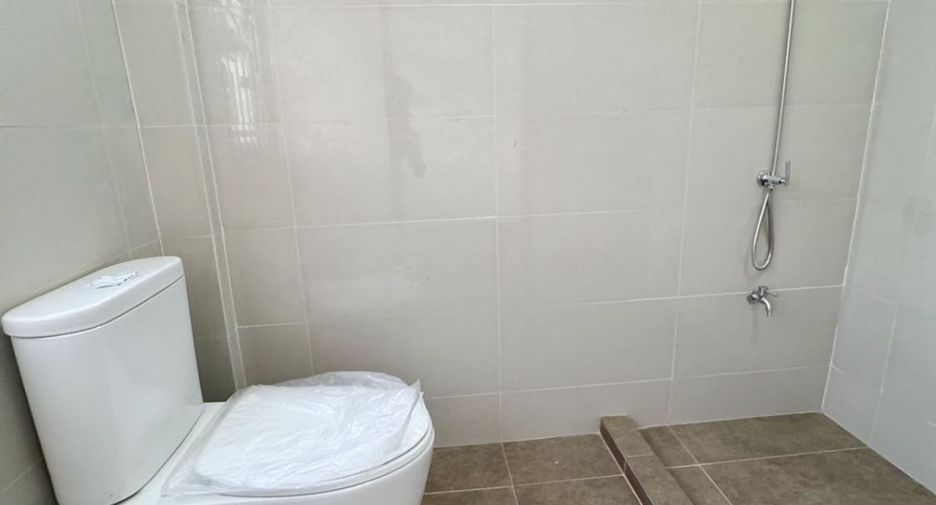 Local comercial en venta de 4 habitaciones en Thon Buri, Bangkok