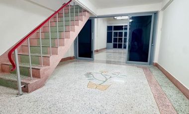 出售 4 卧室 商业空间 在 Thon Buri, 曼谷