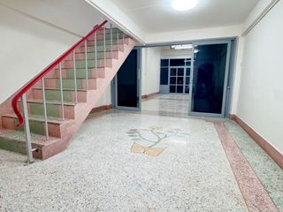 For sale 4 bedrooms retail Space in Thon Buri, Bangkok