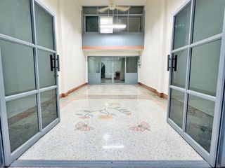 For sale 4 bedrooms retail Space in Thon Buri, Bangkok
