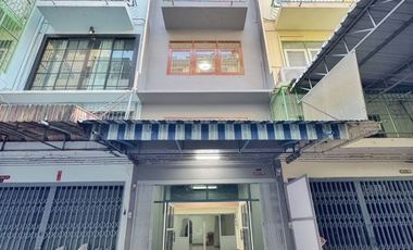出售 4 卧室 商业空间 在 Thon Buri, 曼谷