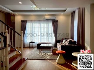 For rent 4 bedrooms townhouse in Bang Na, Bangkok