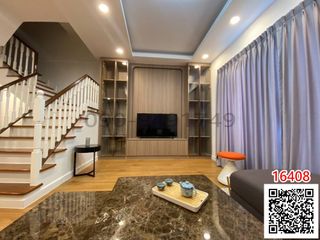 For rent 4 bedrooms townhouse in Bang Na, Bangkok