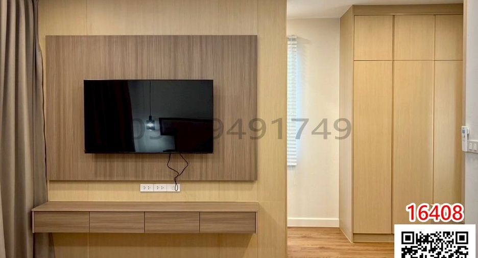 For rent 4 bedrooms townhouse in Bang Na, Bangkok