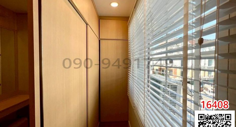 For rent 4 bedrooms townhouse in Bang Na, Bangkok