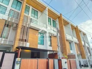 For sale 4 ベッドルーム townhouse in Bang Lamung, Chonburi