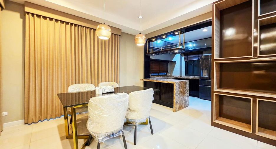 For sale 4 bedrooms house in Don Mueang, Bangkok