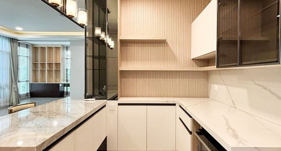 Haus zur Miete mit 4 Zimmer in Prawet, Bangkok