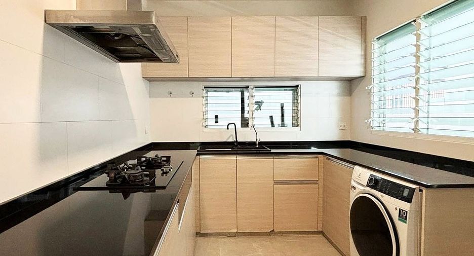 Haus zur Miete mit 4 Zimmer in Prawet, Bangkok