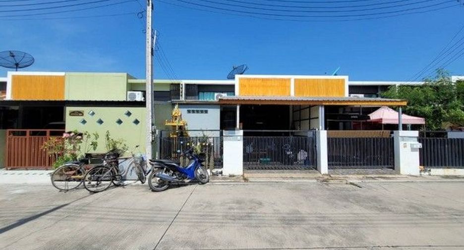 出售 1 卧室 联排别墅 在 Ban Khai, Rayong