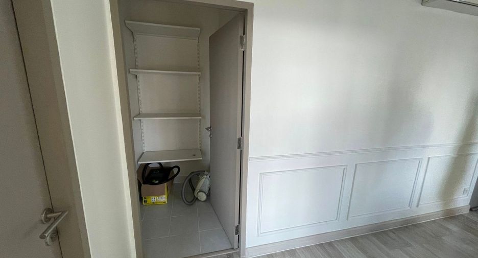 For rent 2 bedrooms condo in Phra Khanong, Bangkok