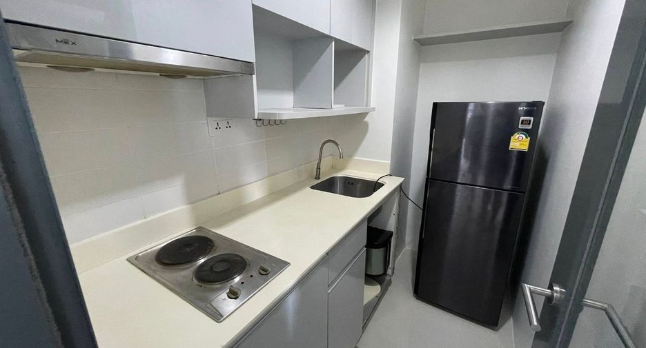 For rent 2 bedrooms condo in Phra Khanong, Bangkok