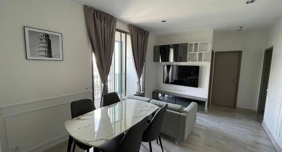 For rent 2 bedrooms condo in Phra Khanong, Bangkok