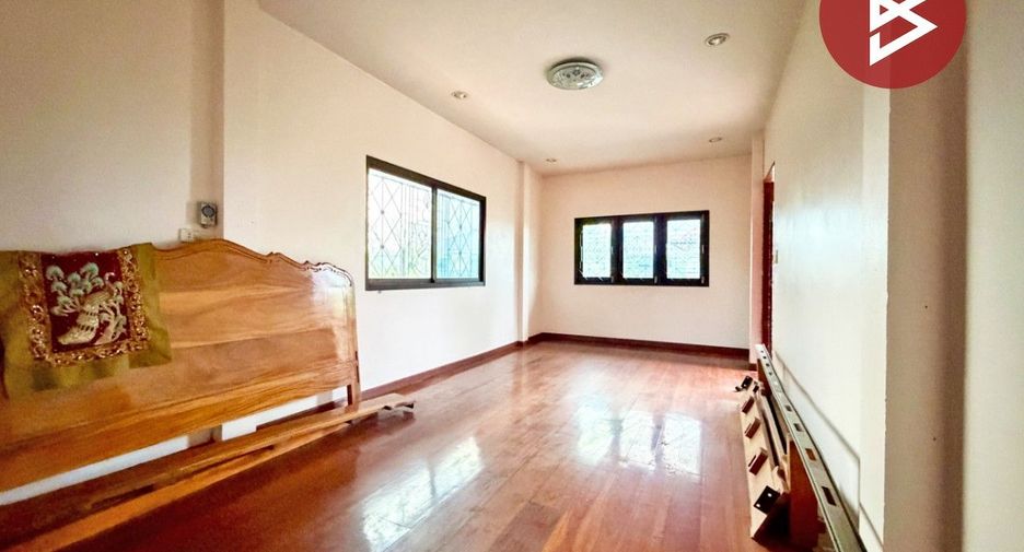 For sale 4 bedrooms house in Thanyaburi, Pathum Thani