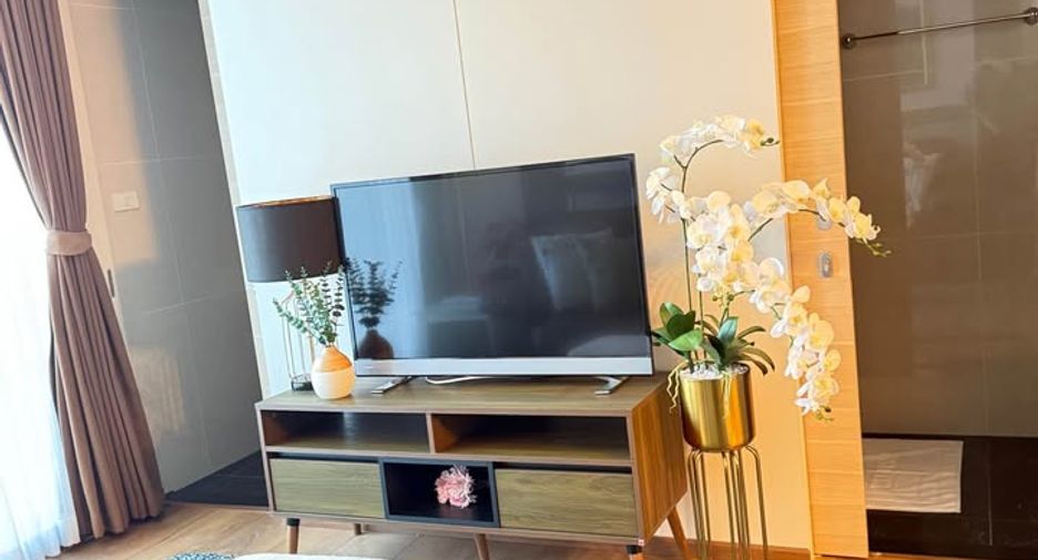 For rent and for sale 1 bed condo in Khlong Toei, Bangkok
