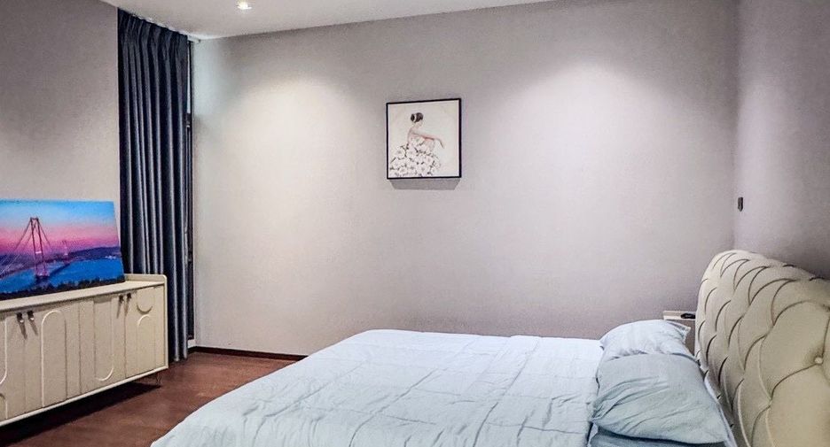 For sale 6 bedrooms house in Lat Phrao, Bangkok