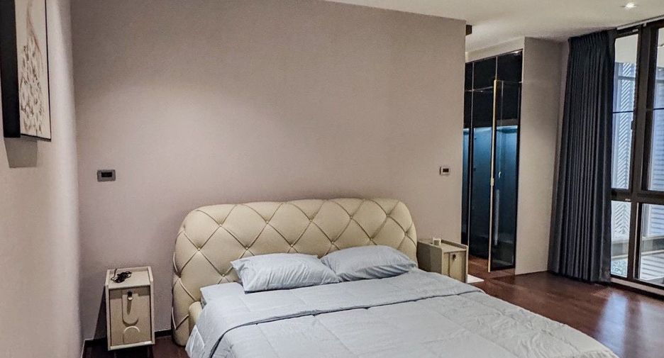 For sale 6 bedrooms house in Lat Phrao, Bangkok
