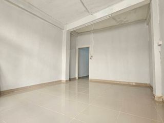 出售 4 卧室 商业空间 在 Yan Nawa, 曼谷
