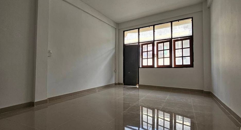 For sale 4 bedrooms retail Space in Yan Nawa, Bangkok