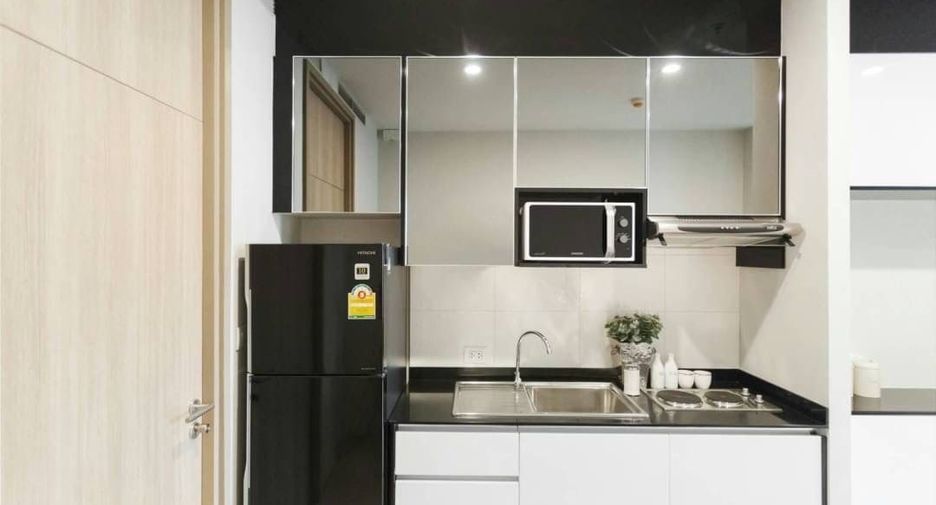 Wohnung zur Miete mit 1 Zimmer in Pathum Wan, Bangkok