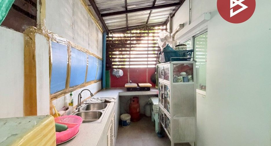 For sale 3 ベッドルーム townhouse in Krathum Baen, Samut Sakhon