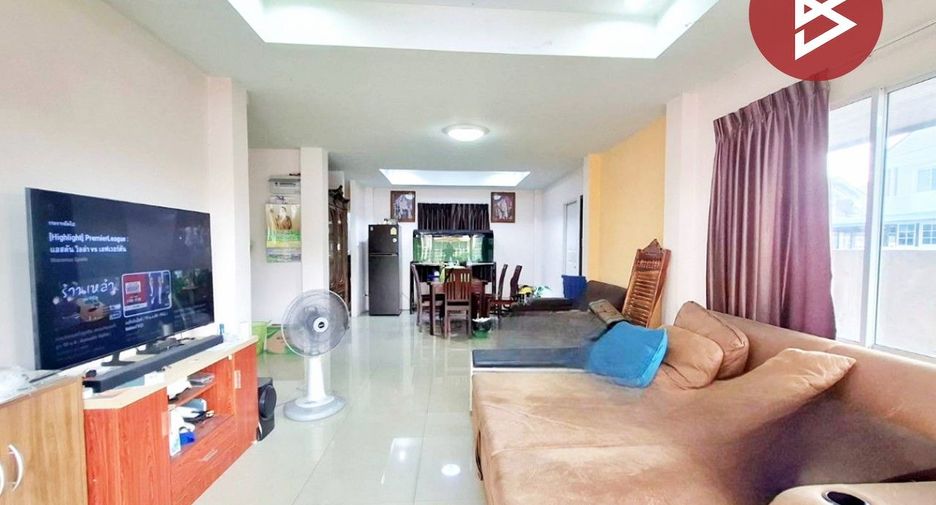 Casa en venta de 4 habitaciones en Si Racha, Chonburi