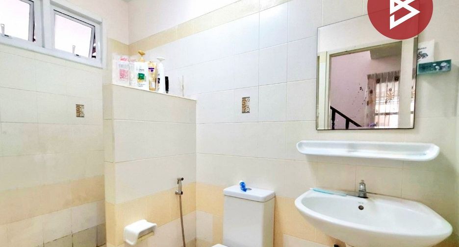 Casa en venta de 4 habitaciones en Si Racha, Chonburi