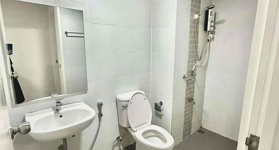 For sale 2 bedrooms condo in Khlong Luang, Pathum Thani