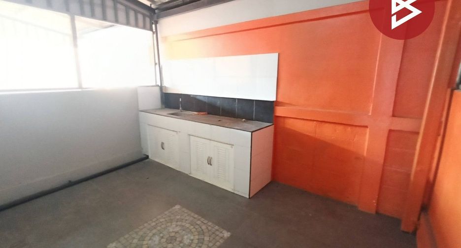 For sale 2 ベッドルーム townhouse in Sattahip, Chonburi