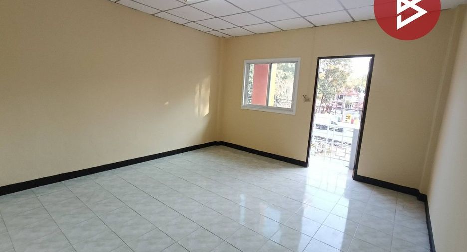 For sale 2 ベッドルーム townhouse in Sattahip, Chonburi