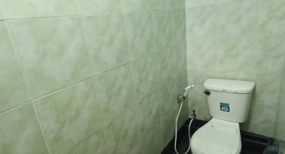 For sale 2 ベッドルーム townhouse in Sattahip, Chonburi